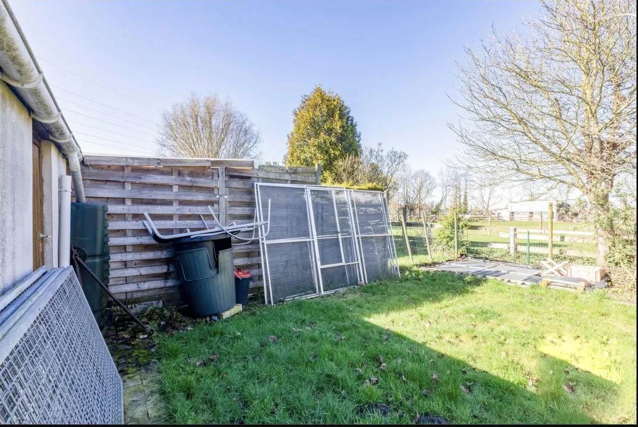 Zijtuin met berging